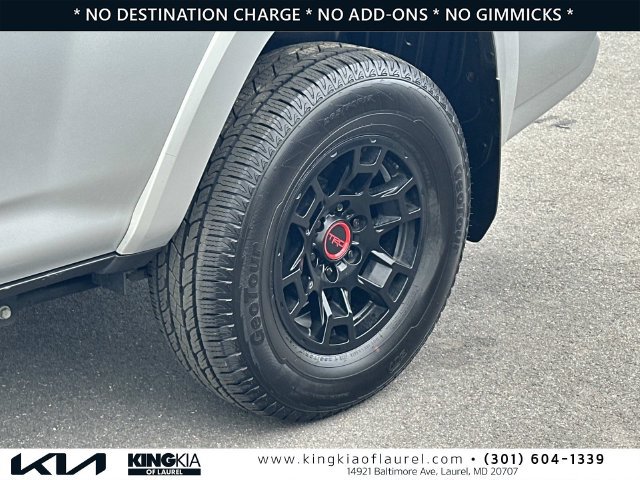 Used 2023 Toyota 4Runner SR5 Premium w/ Moonroof Package AWD/4WD image 30