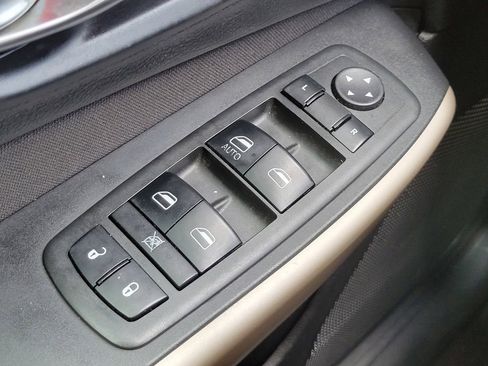 Used 2018 Jeep Cherokee Latitude image 25