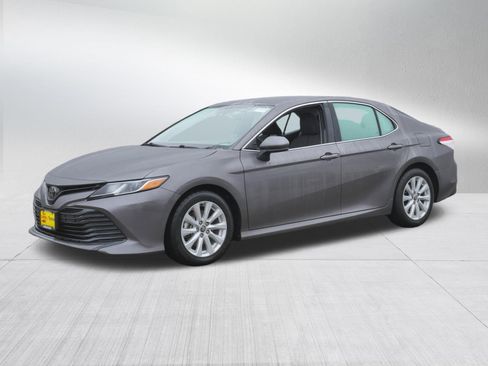 Certified 2020 Toyota Camry LE image 3