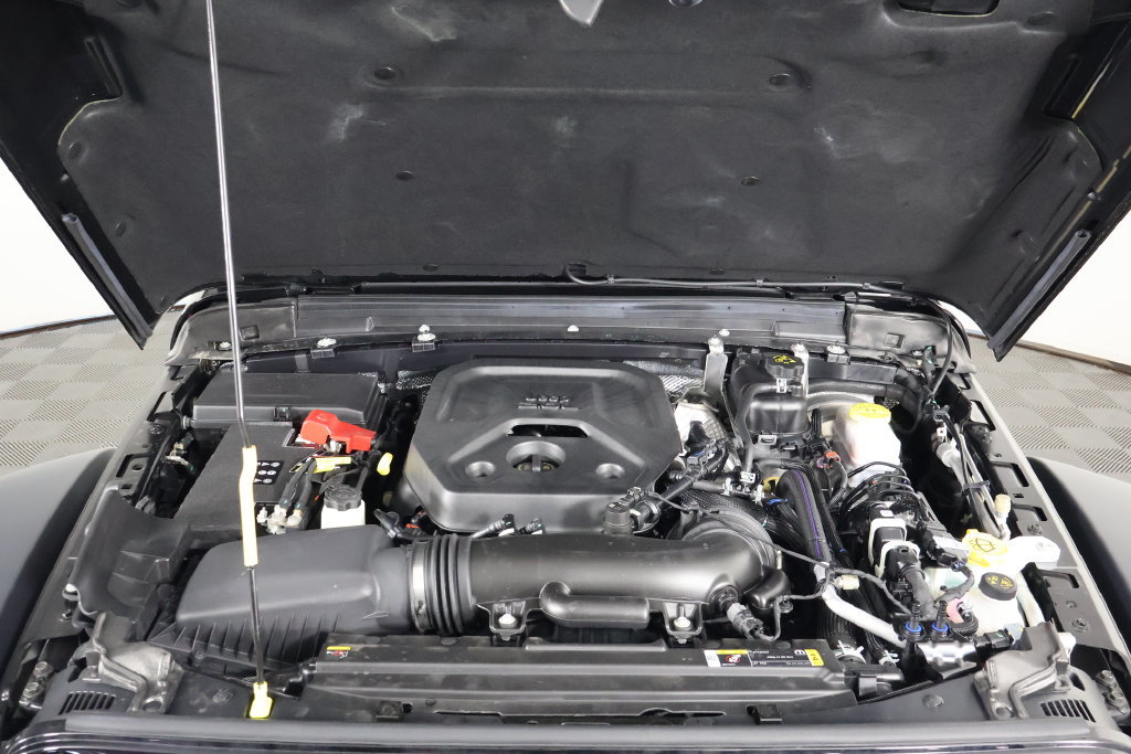 Used 2025 Jeep Wrangler Sport AWD/4WD image 15