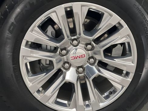 Used 2025 GMC Yukon Denali image 70