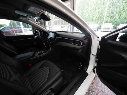 Used 2022 Toyota Camry SE AWD/4WD image 25