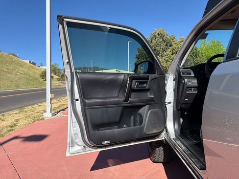 Used 2016 Toyota 4Runner Trail Premium AWD/4WD image 11