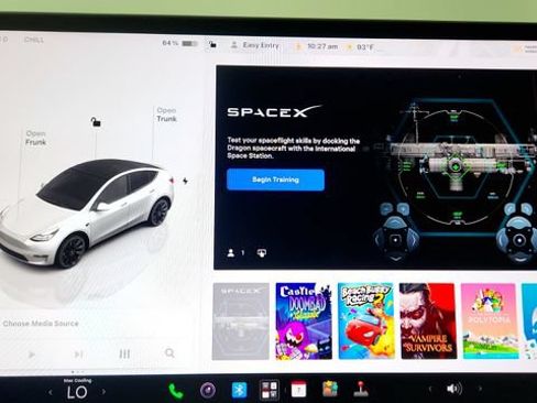 Used 2024 Tesla Model Y 2WD image 65