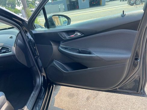 Used 2019 Chevrolet Cruze LT w/ LT True North Edition FWD image 29
