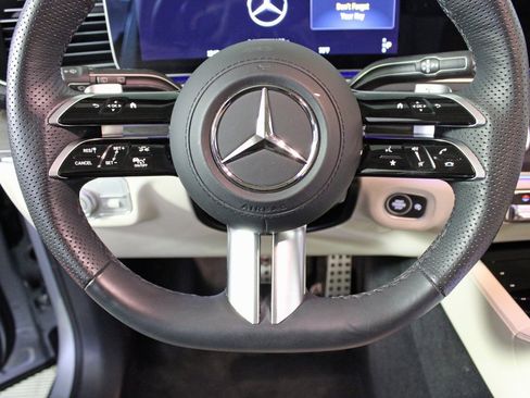 Certified 2024 Mercedes-Benz GLS 450 4MATIC image 19
