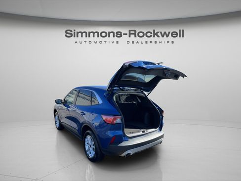 Used 2022 Ford Escape SE w/ Cold Weather Package AWD/4WD image 10