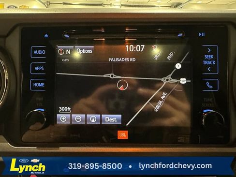 Used 2019 Toyota Tacoma TRD Off-Road AWD/4WD image 5