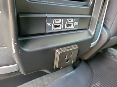 Used 2022 RAM 1500 Big Horn AWD/4WD image 17