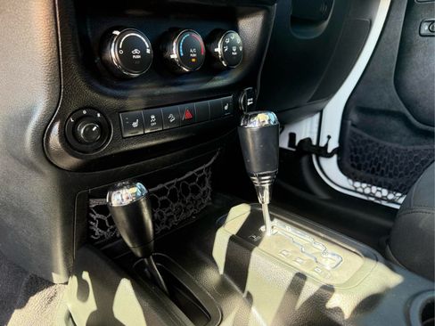 Used 2017 Jeep Wrangler Unlimited Sport w/ Quick Order Package 24S AWD/4WD image 18