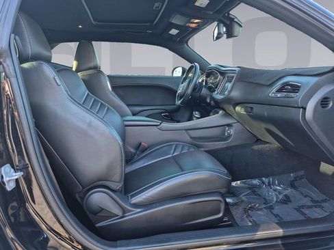 Used 2019 Dodge Challenger SRT Hellcat Redeye image 17