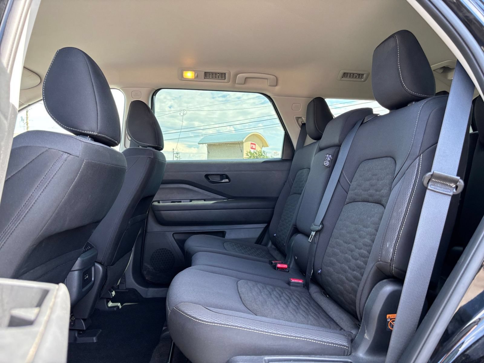 Used 2025 Nissan Pathfinder SV FWD image 27
