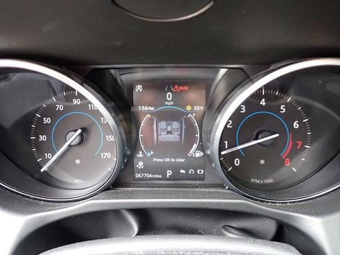 Used 2018 Jaguar XF Premium image 15