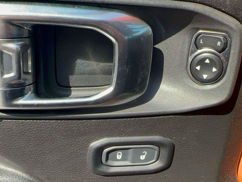 Used 2025 Jeep Wrangler Unlimited Sport AWD/4WD image 13