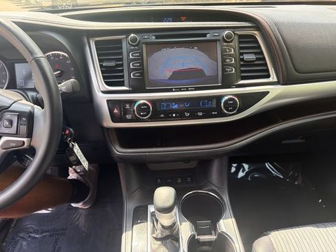 Used 2016 Toyota Highlander Plus AWD/4WD image 33