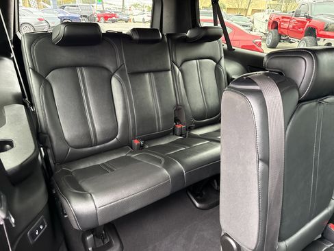 Used 2023 Jeep Wagoneer L Series III w/ Preferred Equipment Group image 36