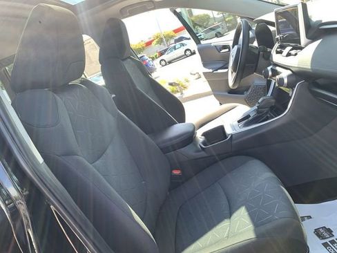 Used 2025 Toyota RAV4 XLE w/ Convenience Package FWD image 14