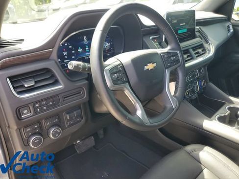 Used 2024 Chevrolet Suburban LT w/ Luxury Package AWD/4WD image 21