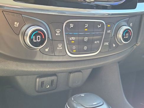 Used 2018 Chevrolet Traverse Premier w/ Redline Edition AWD/4WD image 28