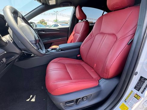 Certified 2025 Toyota Camry SE FWD image 21