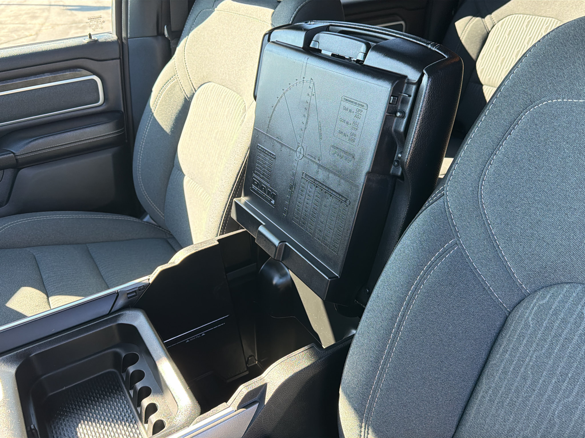 Used 2022 RAM 1500 Big Horn AWD/4WD image 18