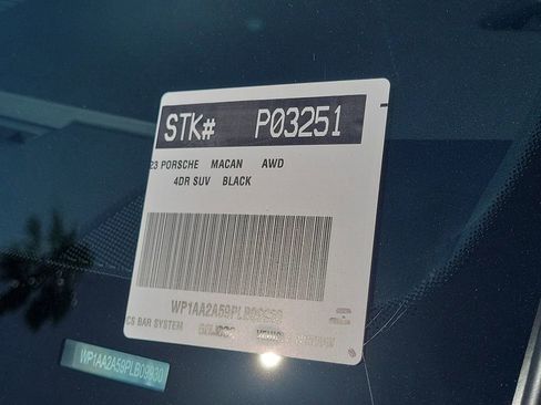 Used 2023 Porsche Macan image 28