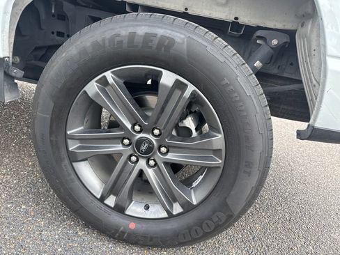 Used 2023 Ford F150 Lariat AWD/4WD image 12