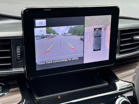 Used 2021 Ford Explorer Limited w/ Equipment Group 301A image 21