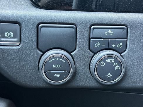 New 2025 Chevrolet Silverado 1500 LT w/ Leather Package image 30