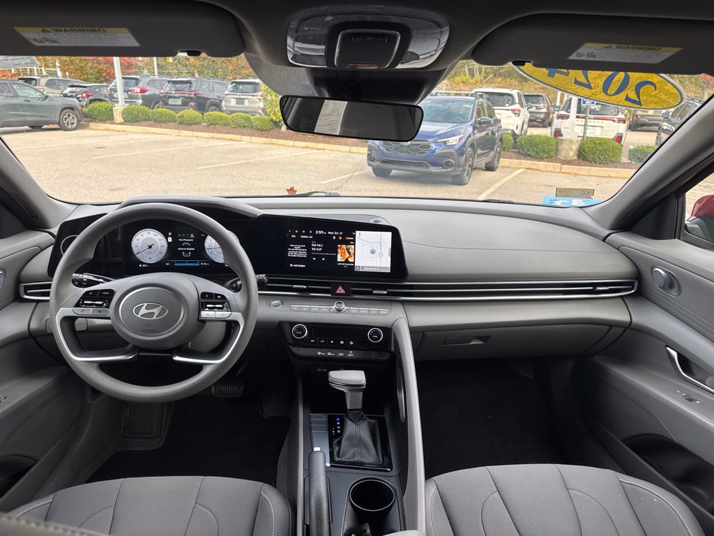 Used 2024 Hyundai Elantra SEL FWD image 17
