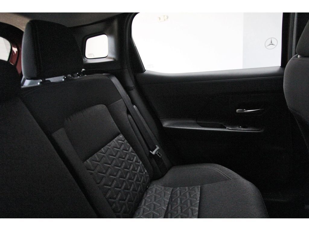 Used 2025 Nissan Kicks SV FWD image 10