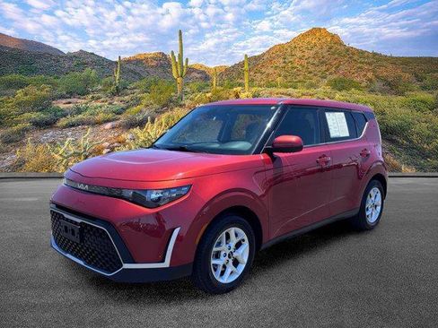 Used 2023 Kia Soul LX w/ Option Group 015 FWD image 9