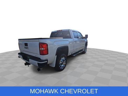 Used 2019 GMC Sierra 2500 Denali w/ Duramax Plus Package AWD/4WD image 8