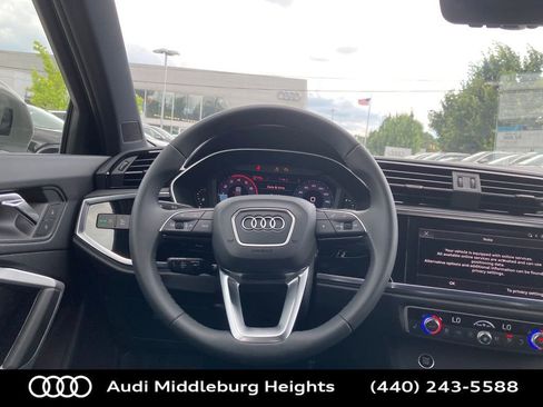 Certified 2025 Audi Q3 2.0T Premium image 35