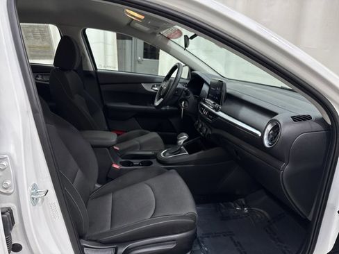 Used 2023 Kia Forte LXS w/ LXS Technology Package FWD image 27