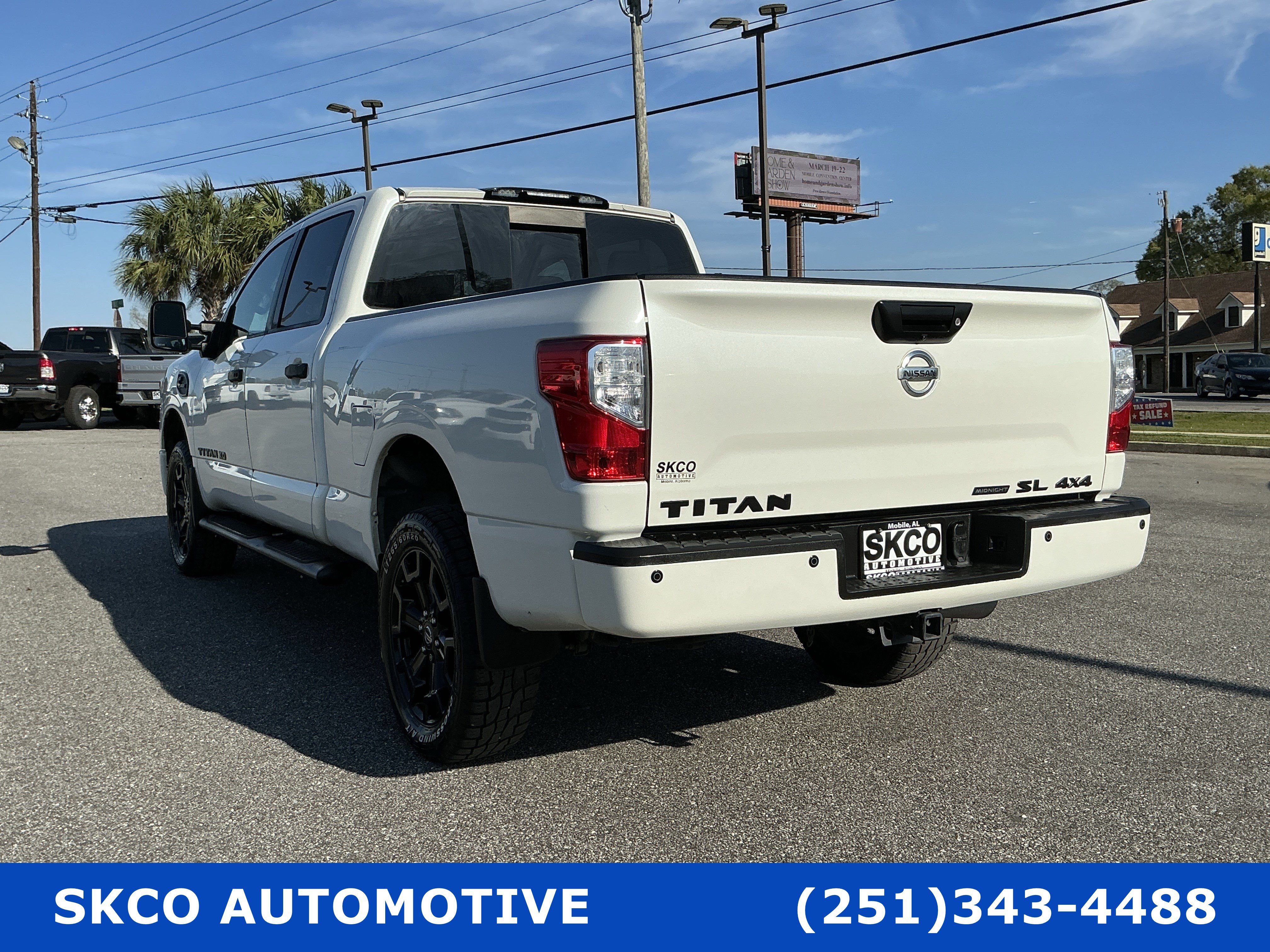 Used 2018 Nissan Titan SL w/ Midnight Edition AWD/4WD image 3