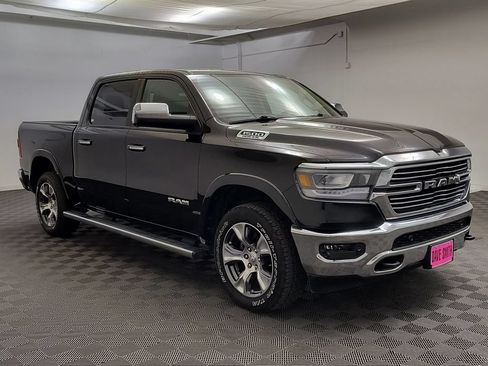 Used 2019 RAM 1500 Laramie AWD/4WD image 7