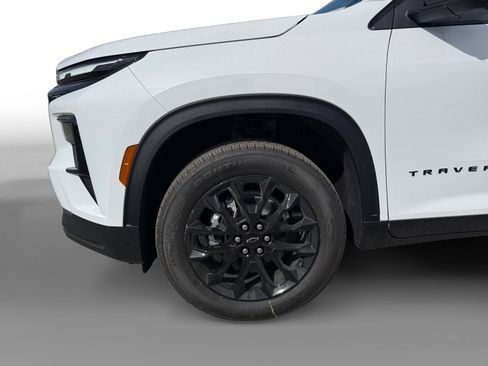 New 2026 Chevrolet Traverse LT FWD image 9