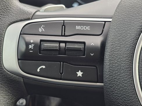 Used 2025 Kia Sportage LX FWD image 31