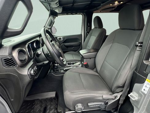 Used 2019 Jeep Wrangler Sport AWD/4WD image 13