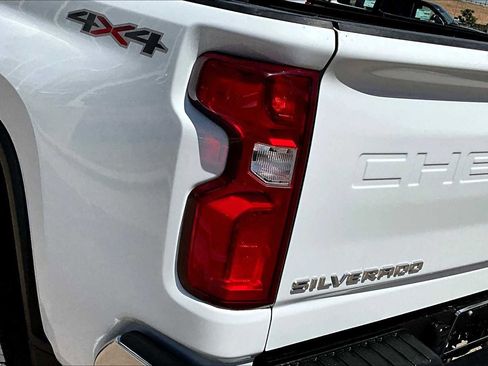 Used 2021 Chevrolet Silverado 2500 LTZ image 28