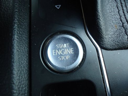 Used 2019 Volkswagen Atlas SE AWD/4WD image 17