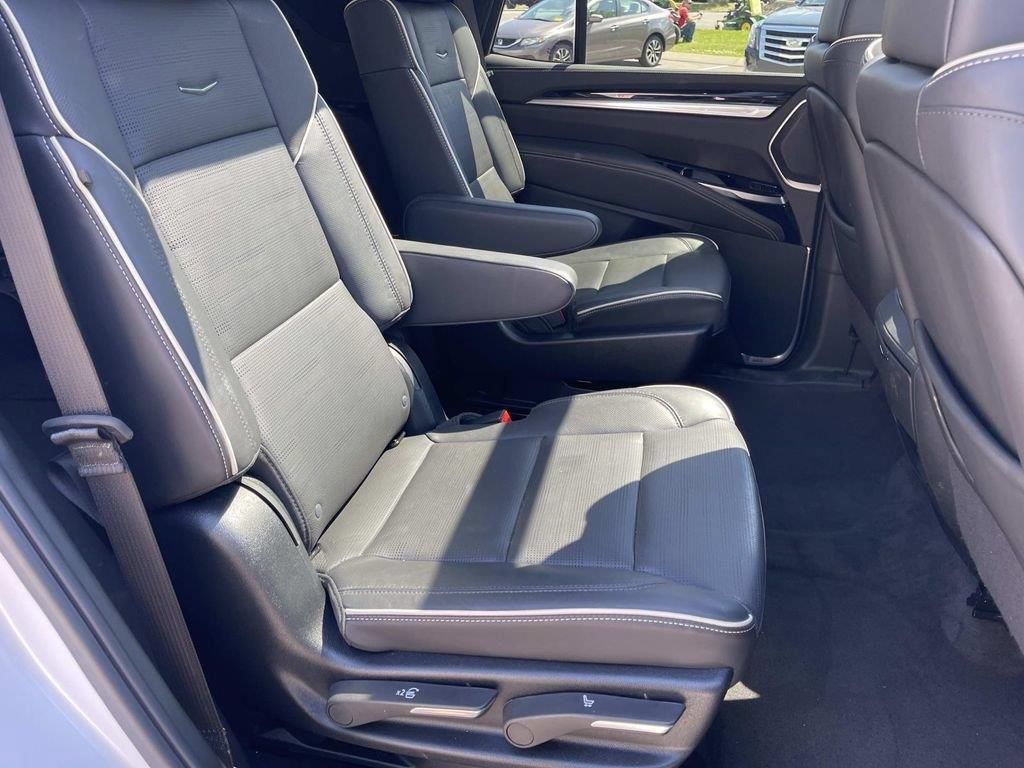 Certified 2025 Cadillac Escalade Sport AWD/4WD image 21