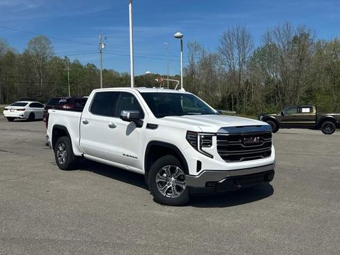 Used 2025 GMC Sierra 1500 SLT AWD/4WD image 2