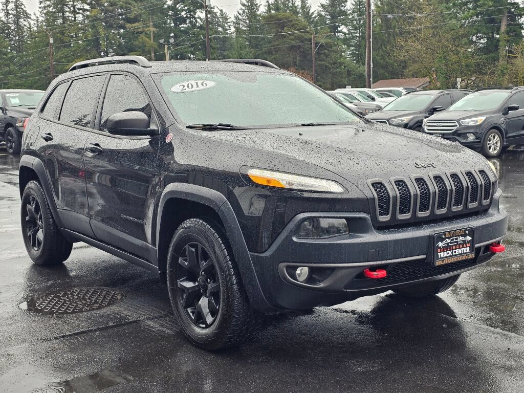 Used 2016 Jeep Cherokee Trailhawk w/ Leather Interior Group AWD/4WD image 7