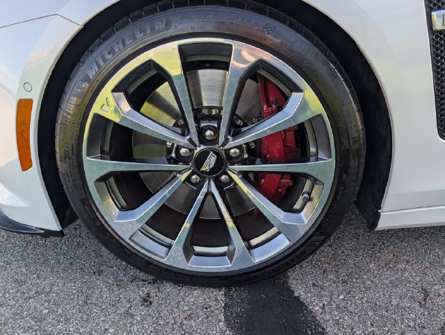 Used 2019 Cadillac CTS V w/ Luxury Package RWD image 39