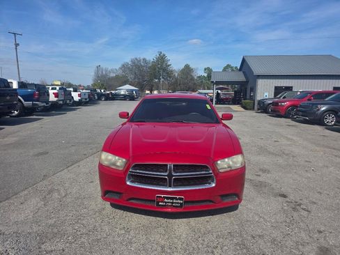 Used 2013 Dodge Charger SE w/ Sport Appearance Group image 1