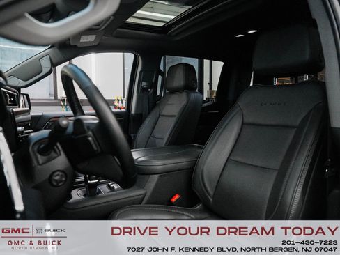Used 2023 GMC Sierra 1500 Denali w/ Denali Reserve Package image 30