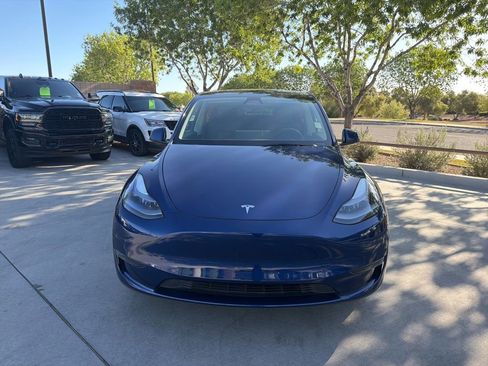 Used 2025 Tesla Model Y Long Range AWD/4WD image 5