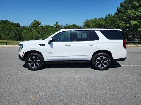 Certified 2025 GMC Yukon AT4 Ultimate AWD/4WD image 2